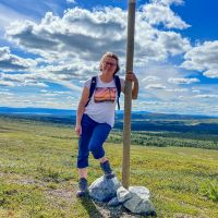 Sommerwanderung von Arådalen zum höchsten Gipfel im Oviksfjäll, dem Hundshögen